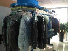 下崗工人成功逆襲開干洗店做老板