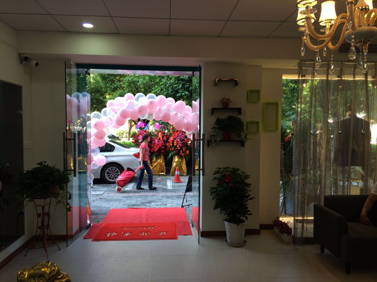 干洗加盟:威特斯干洗,創(chuàng)業(yè)好伙伴