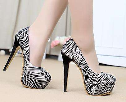 高跟鞋決定你是什么樣的人?威特斯干洗回應(yīng):高跟鞋保養(yǎng)聽我的