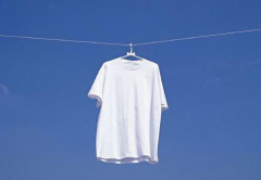 白襯衫該如擺脫泛黃,威特斯洗衣為你分析