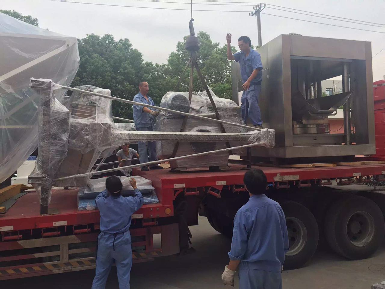 洗衣工廠,滿足團(tuán)體業(yè)務(wù)和個體消費(fèi)的洗衣模式