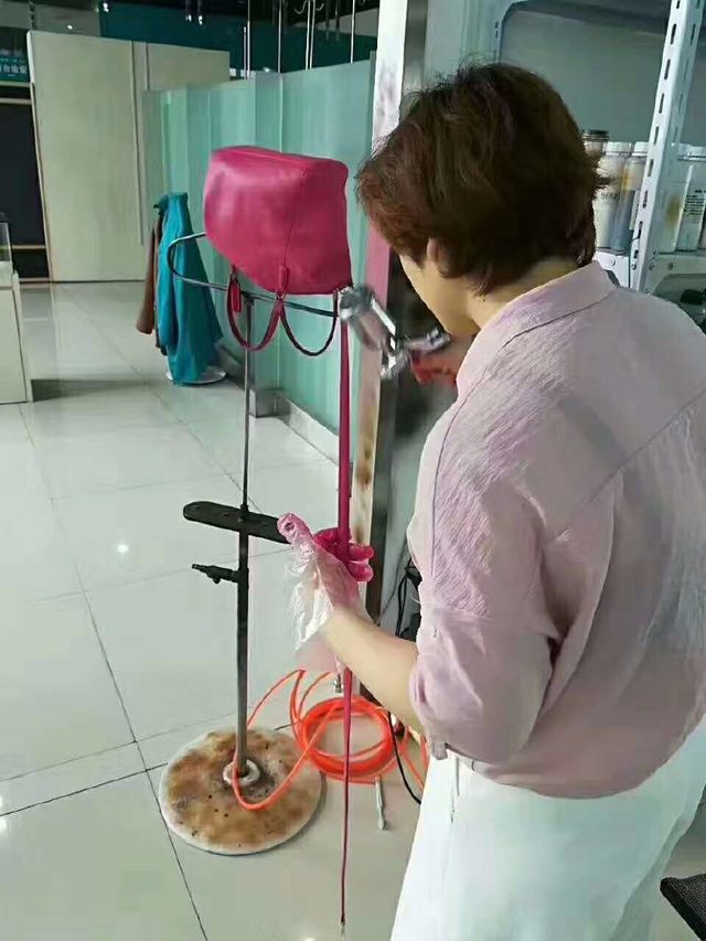 洗衣加盟店投資毛利怎么樣?僅皮具護(hù)理就相當(dāng)高