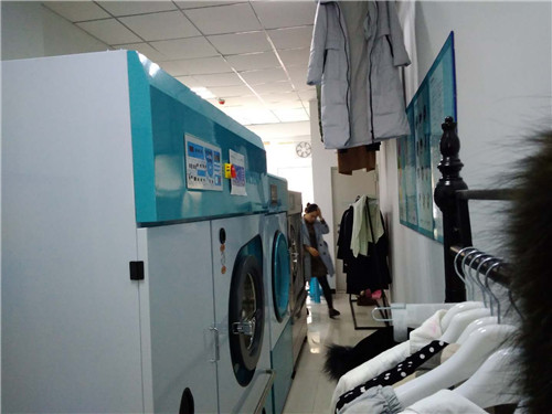 開(kāi)干洗店加盟品牌如何購(gòu)買(mǎi)設(shè)備？