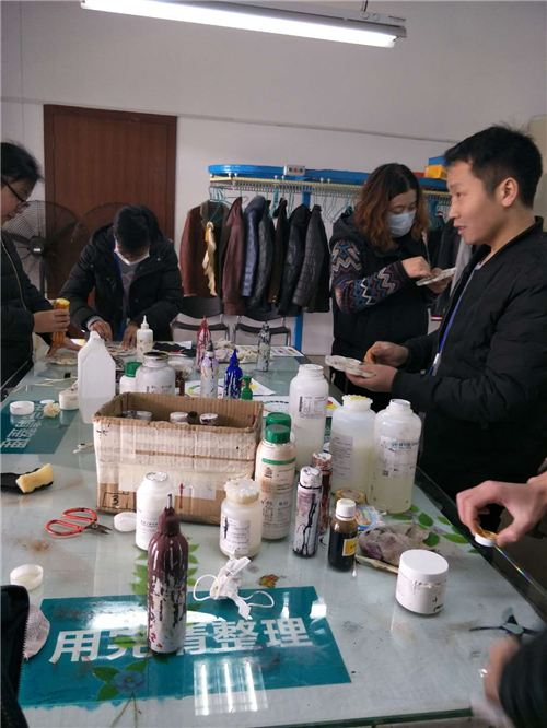 開(kāi)家干洗店怎樣學(xué)習(xí)干洗技術(shù)？